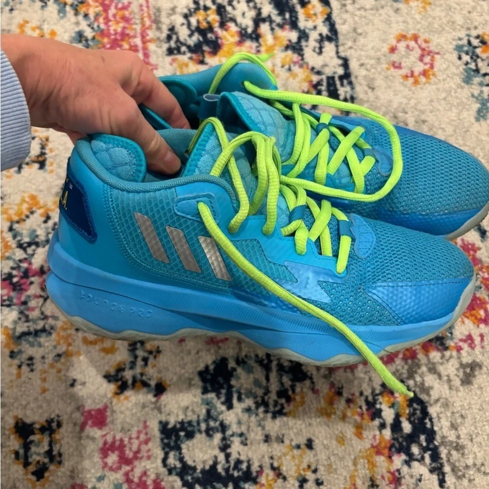 adidas vibrant sneakers